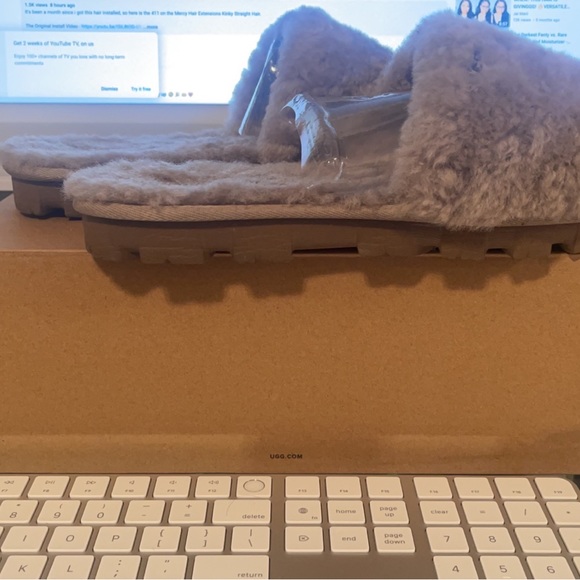 UGG slides - Picture 4 of 4